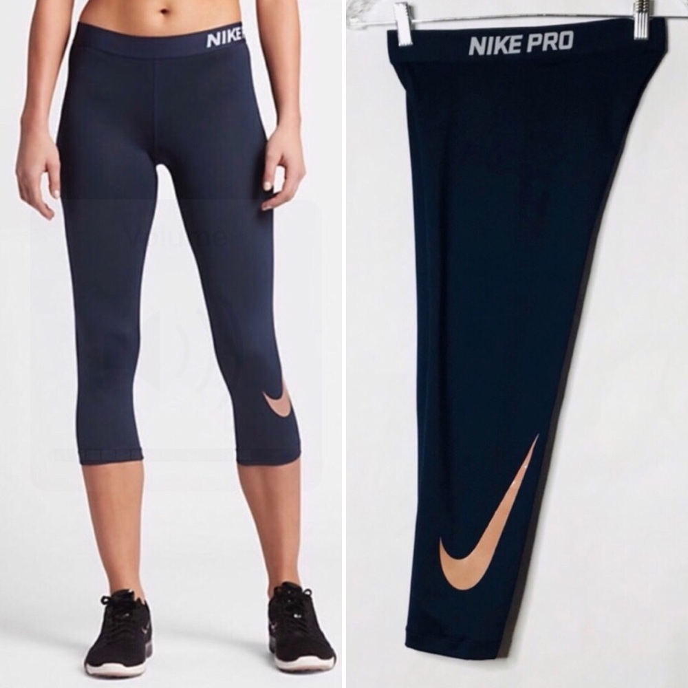 Nike Pro Training Leggings Capri Metallic Logo